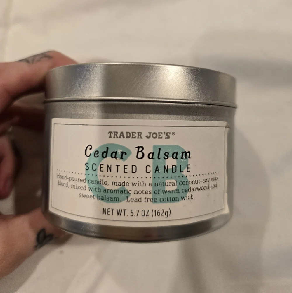 Trader Joe's Cedar Balsm Scent Candle 5.7 oz - Picture 2 of 6